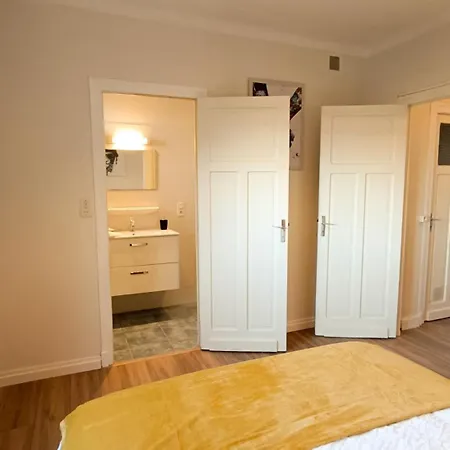 Foucault - - Au Coeur De Lourdes